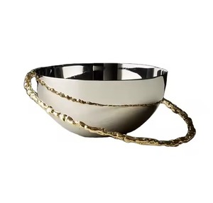 Tazón para Servir Alimentos de Metal Pulido Hecho a Mano de la Mejor Calidad, Soporte Duradero y Ecológico para Fiestas, Diseño Moderno para Cocina y Comedor - Product Image 2