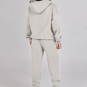 ชุดวอร์มมีฮู้ดสำหรับผู้หญิง ออกแบบอย่างมืออาชีพ คุณภาพสูง สไตล์ลำลอง สำหรับฤดูหนาว ผ้าฟลีซ 100% ผลิตในประเทศปากีสถาน - Product Image 2