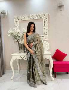 Diseñador de lujo Trending Outfit Venta caliente Mejor Seda Spray Imprimir Saree Blusa Con 3 mm Secuencia Trabajo Mujer Moda Exportador - Product Image 4