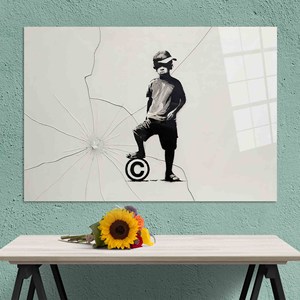 Impresión en Lienzo de Banksy Boy: Arte Gráfico Moderno para Pared, Diseño Vibrante, Arte en Vidrio Templado - Product Image 1