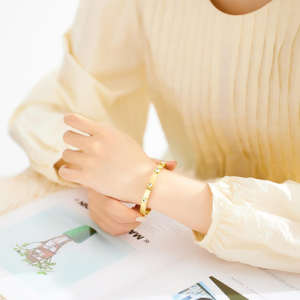 Brazalete de Acero Inoxidable con Ojo Turco Chapado en Oro de 18K y Circonitas de Colores, Elegante y a la Moda - Product Image 2