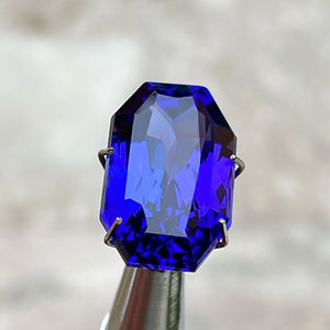 Pierre de coupe ovale fantaisie tanzanite naturelle de super qualité avec une excellente couleur et une loupe naturelle zoisite 10.69 carats propre - Product Image 3