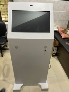 Kiosco de Exhibición Motorizado Personalizado de 10 kW y 220V - Product Image 2