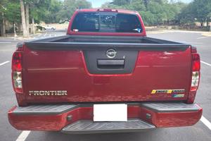 Nissan Frontier Desert Runner King Cab d'occasion haut de gamme, modèle 2018, environ 42 300 miles - Product Image 2