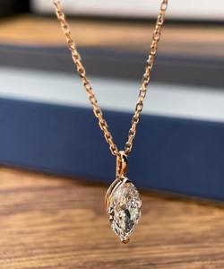 Collar con Colgante de Diamante Moissanite, Corte Marquesa, Plata 925 con Baño de Oro, Regalo de Novia para Bodas y Fiestas - Product Image 3