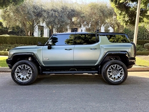 GMC Hummer EV SUV Edición 1 2024, Motor Único Delantero, Motores Traseros Dobles - Product Image 4