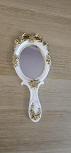 Miroir à main en résine avec finition lisse et brillante, parfait pour un usage quotidien, le maquillage ou des fins décoratives, ajoutant une touche élégante - Product Image 4