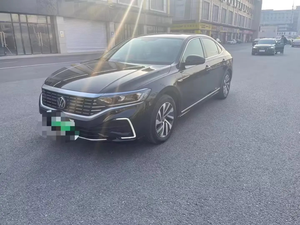 Volkswagen Passat V1W 2024 Híbrido 1.4L 430PHEV Versión de Lujo, 75001-100000 Millas, Volante a la Izquierda, Asientos de Cuero, Cámara Trasera, Pantalla Táctil - Product Image 2