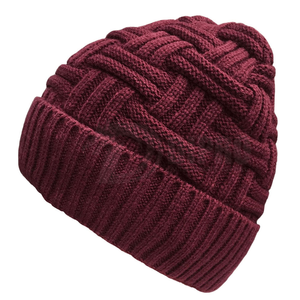Bonnet en tricot unisexe confortable et chaud de couleur unie avec étiquette personnalisée pour hommes et femmes à carreaux-Bonnets à prix de gros - Product Image 3