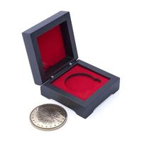 Boîte à monnaie en bois carré noir mat avec vitrine compacte de 4 pieds pour médailles ou pièces commémoratives