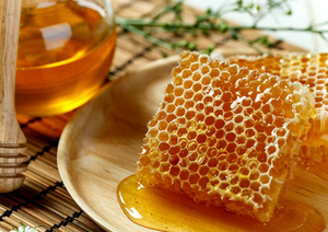 100% Gâteau en nid d'abeille aux fleurs naturelles Délice riche, cru et prêt à savourer Dessert originaire du Vietnam Goût du Vietnam - Product Image 3