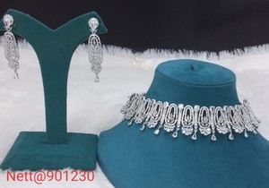 Ensemble de boucles d'oreilles et collier de diamants américains pour femmes Superbe pendentifs de mode Charms Grossiste indien offrant une quantité en vrac - Product Image 5