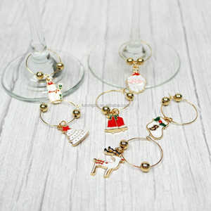 Charmes de verre à vin de Noël Marqueurs de boissons saisonniers en alliage de zinc Accessoires de fête pour décorations de table - Product Image 6