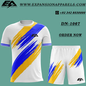 Uniformes de football personnalisés de haute qualité Maillot et short à sublimation rapide avec impression de logo Vêtements de football pour le football - Product Image 6