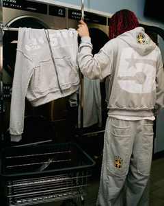 Streetwear surdimensionné en coton avec patch de broderie personnalisé 2 pièces sweat à capuche zippé et short pour hommes ensemble survêtement survêtement - Product Image 4