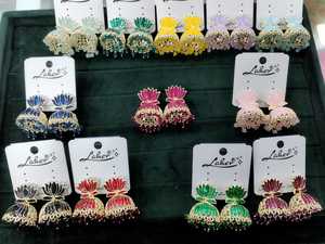 Lotus élégant indien boucles d'oreilles ensembles de bijoux en alliage de Zinc léger ensemble de boucles d'oreilles pour mariage traditionnel porter à la mode et élégant - Product Image 3