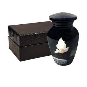 Venta al por mayor de urnas de cremación de recuerdo de material de aluminio 100% de primera calidad para compradores globales - Product Image 2