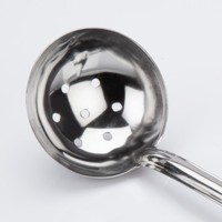 Tomatto Italiaanse Nieuwe Ergonomische Roestvrijstalen Soeplepel met Gaten 9cm Ecologisch Spiegelpolijst 1mm Dik AISI 430 Magnetronbestendig Keukengerei