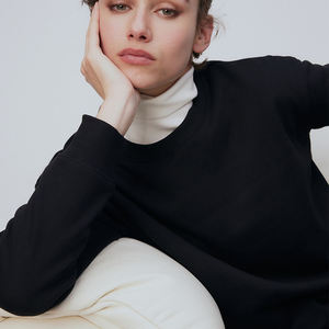 Conjuntos Deportivos Cortos Personalizados con Logotipo para Mujer, Trajes Deportivos de Invierno 100% Algodón, Conjunto de Pantalones Cortos con Insignia, Ecológicos, Transpirables, Disponibles al por Mayor - Product Image 2