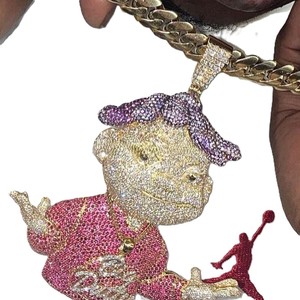 Pendentif en diamant Hip Hop Moissanite plaqué or jaune 14 carats personnalisable avec clarté VVS améliorée bijouterie fine breloques au design personnalisé - Product Image 2