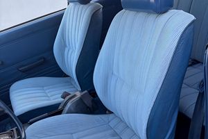 Toyota Corolla Deluxe Liftback de 1982, Usado en Buen Estado, Modelo Hatchback Difícil de Encontrar, Aire Acondicionado, Tracción Trasera - Product Image 5
