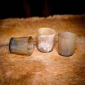 Vaso de Cuerno Corto Decorativo de Primera Calidad, Pulido y Ecológico, para Diseño Interior Rústico, Grano Natural Único, Económico - Product Image 3