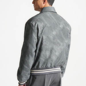 Chaqueta ligera de cuero con letras para temporada de invierno, chaqueta con letras de cuero de nuevo estilo hecha a medida para hombres - Product Image 3