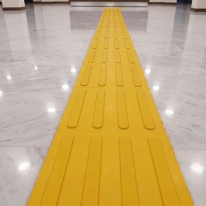 แผ่นยางกันลื่นสำหรับพื้นผิวเรียบ ขนาด 30x60 ซม. - Product Image 2