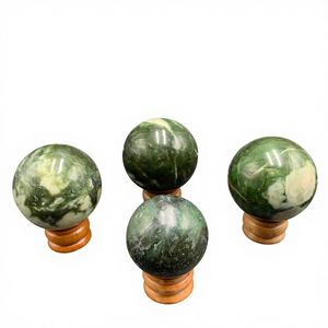 Sphère de jade néphrite verte naturelle, boule de pierre solide polie pour la décoration de la maison, collection de cristaux et souvenir, 3-5 cm - Product Image 1