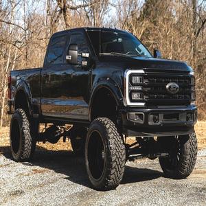 F-250 Super Duty Lariat 2023, 4x4, Motor V8 de 7.3 Litros, Tracción en las Cuatro Ruedas, Elevación de Suspensión de 8 Pulgadas, Modificaciones Todoterreno - Product Image 1