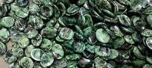 La mejor calidad, rubí Natural, zoisita, piedra de preocupación, piedra de pulgar pulida para aliviar la ansiedad, meditación y curación de Reiki - Product Image 6