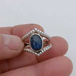 Anillo de Plata con Piedra Natural de Cianita, Ovalado, con Engaste de Plata de Ley 925, Bañado en Oro de 14K, Banda con Cuentas Hecha a Mano para Boda - Product Image 5