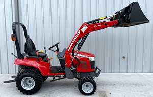 Massey Ferguson GC1723E avec chargeur et godet à attache rapide - Product Image 4