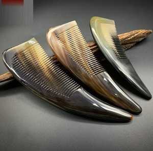 Peigne en corne naturelle de haute qualité fabriqué à la main pour coiffer les cheveux fabriqué à partir de véritable peigne en corne de buffle de HUMAYUN WORLD CRAFTS - Product Image 3