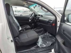 Toyota Hilux Revo Pickup Cabine Simple d'Occasion à Accélération Rapide, Pack Sécurité, 2.4L Turbo Diesel - Product Image 4