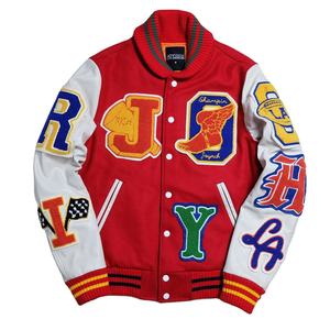 Veste universitaire tendance urbaine, manches en cuir, corps en laine, boutons sur le devant, poignets côtelés, vêtements de rue, vêtements de campus, OEM ODM en gros - Product Image 2