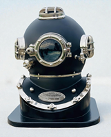 Casque de plongée vintage en laiton noir, objet décoratif |   Casque de plongée antique pour les profondeurs marines