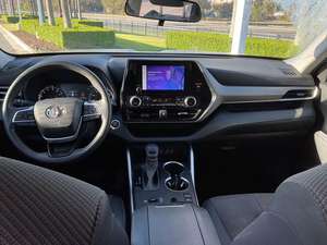 Toyota Highlander L FWD SUV 2023 a Precio Económico - Product Image 6