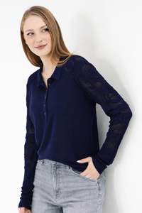 Blouse élégante en tricot à col polo pour femme - Motif rose, dentelle, manches longues, blanc, chic, tricot - Product Image 4