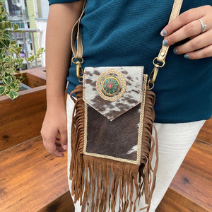 Offre Spéciale cheveux faits à la main sur peau de vache grande frange bandoulière sac Mobile pour femmes Western en cuir véritable Concho téléphone portable sac à main - Product Image 3