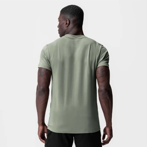 Camiseta de rendimiento de hombre elegante y funcional personalizada OEM para atletas, corredores y asistentes al gimnasio - Product Image 2