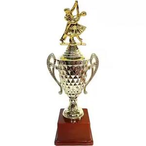 Coupe de trophée de cricket en métal haut de gamme, prix de championnat, cadeau commémoratif - Product Image 6