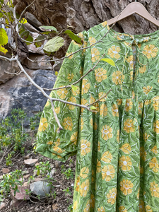 Vestido Maxi Estampado a Mano para Verano, Algodón Floral Hecho a Mano, Sostenible para Otoño - Product Image 3