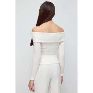 Blusa Elegante con Hombros Descubiertos, Cuello Redondo, Manga Corta, Diseño Casual, Tejido de Viscosa y Algodón, 220g, Talla Única, Logotipo Frontal - Product Image 5