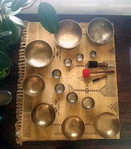 Cuencos Cantores de bronce hechos a mano de alta calidad de Nepal Uso doméstico Productos de latón y hierro de acero Directo del productor y exportador - Product Image 5