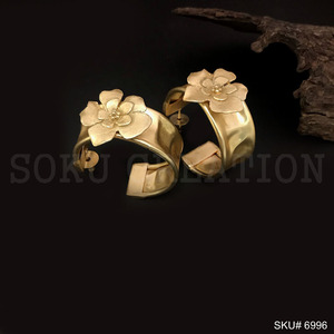 Boucles d'oreilles Bijoux Plain 18k Plaqué Or Fleur Design Hoops Style Push Back Boucle d'oreille fait main premium SKU6996 - Product Image 2