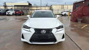 Voiture d'occasion de qualité abordable, Le-x-us IS 300 2018, conduite à gauche - Product Image 3