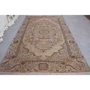 Alfombra turca vintage de 5,7x9 pies, tejido plano marrón beige, patrón de retazos de lana, sala de estar área grande para decoraciones para, respaldo de látex - Product Image 1