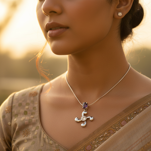 Colgante de Plata 925 con Rubí Talla Esmeralda y Oro Rosa Hecho a Mano para Mujer - Product Image 1