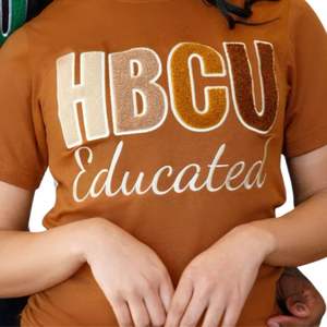 Camiseta de chenilla educada HBCU, camiseta Unisex de algodón Premium, ropa griega, ropa de hermandad de mujeres, ajuste clásico cómodo - Product Image 2